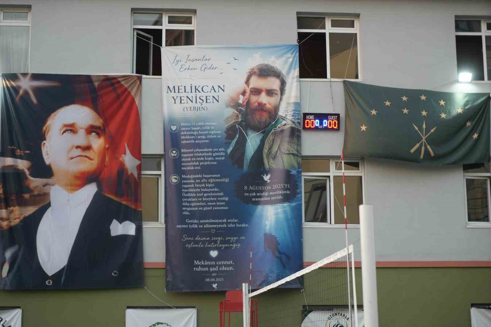 Hayatını kaybeden dalgıç için 12 takım sahaya çıktı