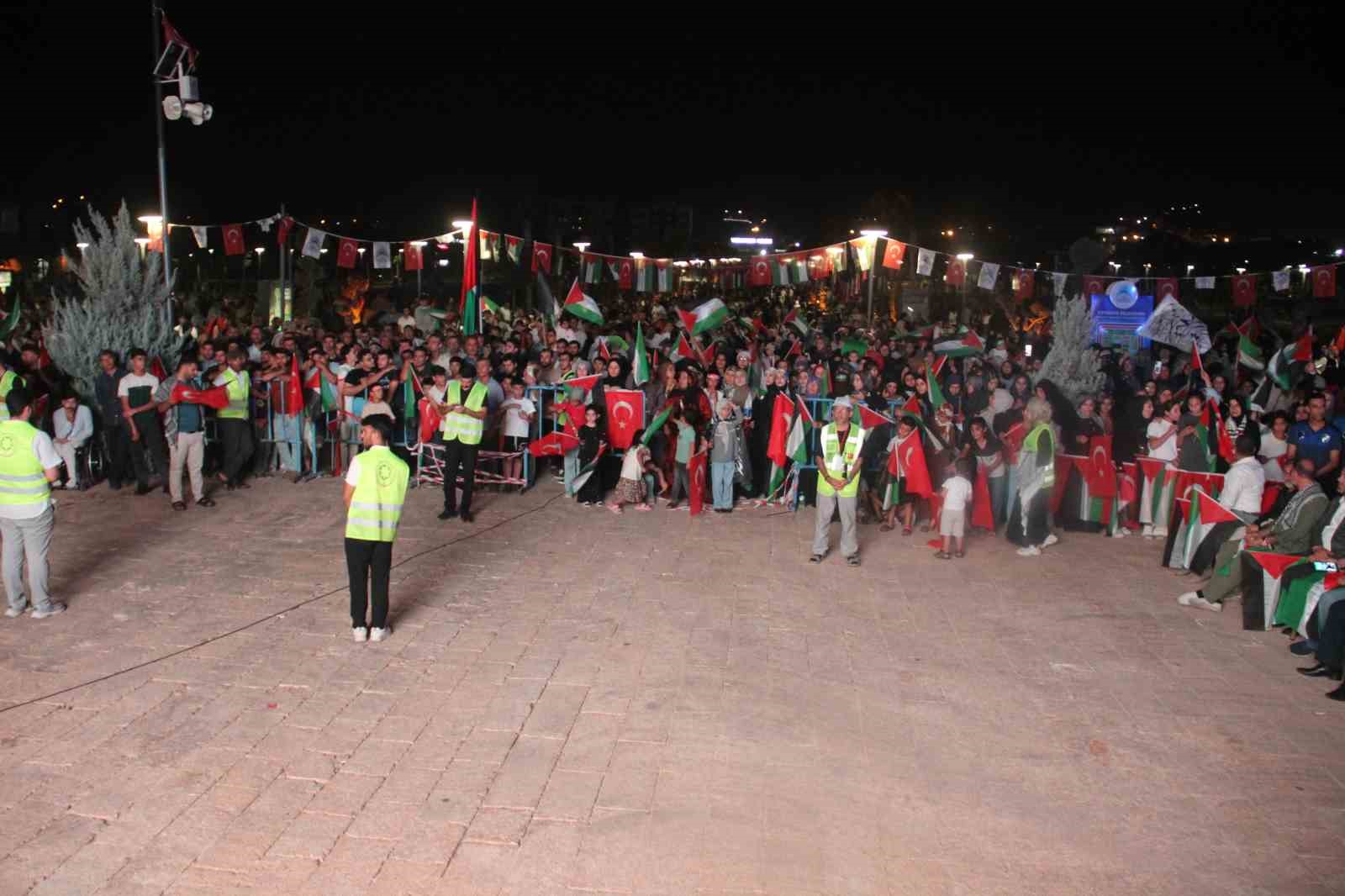 Şanlıurfa’da "Filistin Konvoyu" mitingine yoğun ilgi