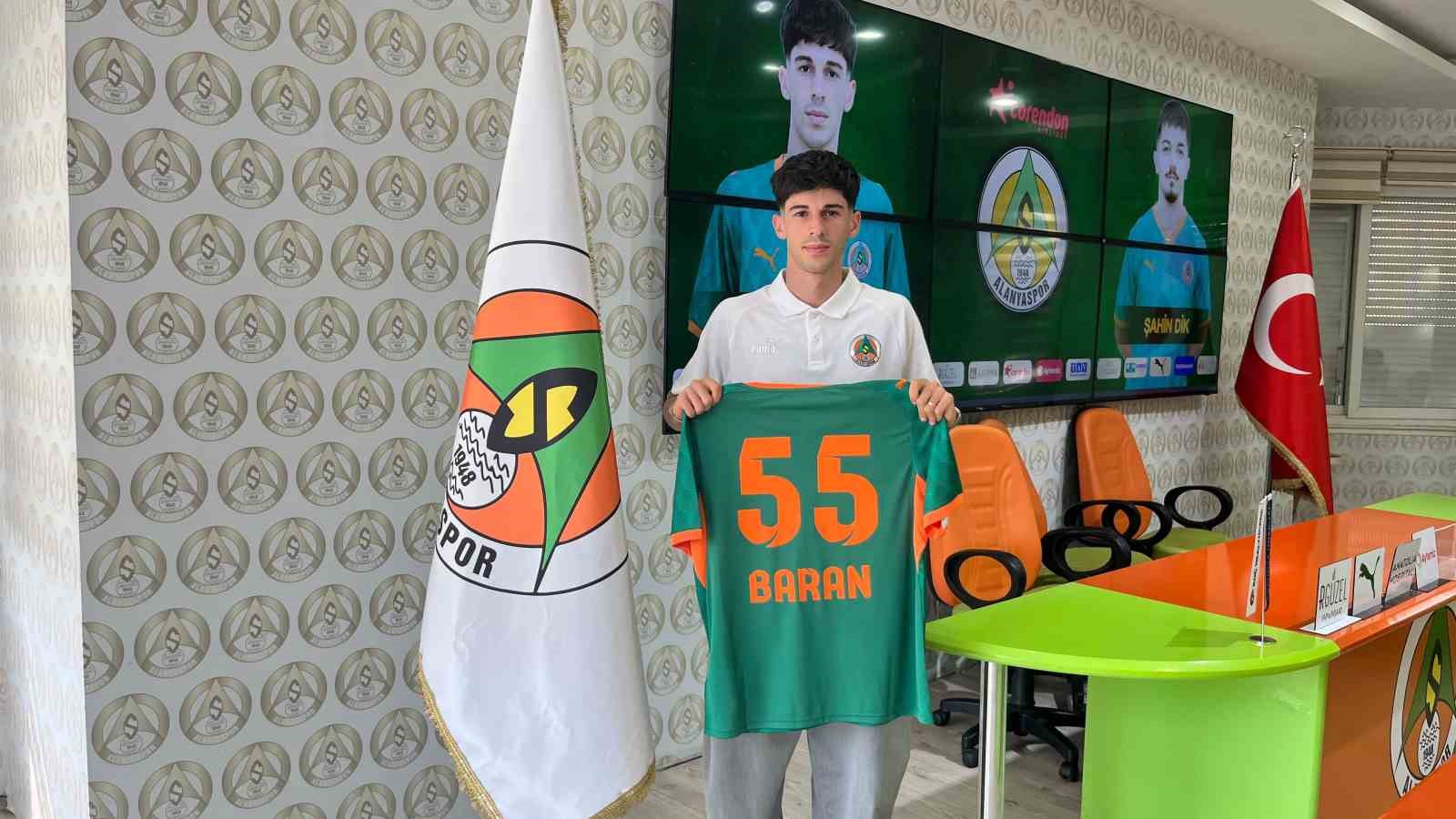 Alanyaspor’dan orta sahaya çifte takviye