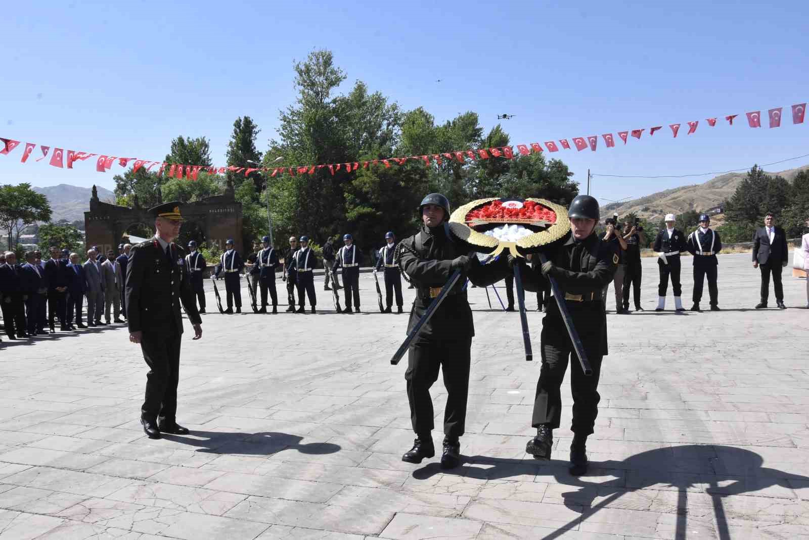Bitlis’in kurtuluşunun 110. yıl dönümü törenlerle kutlandı