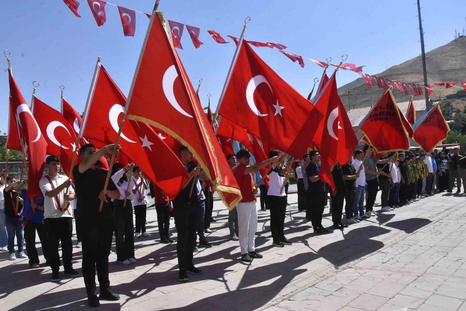 Bitlis’in kurtuluşunun 110. yıl dönümü törenlerle kutlandı