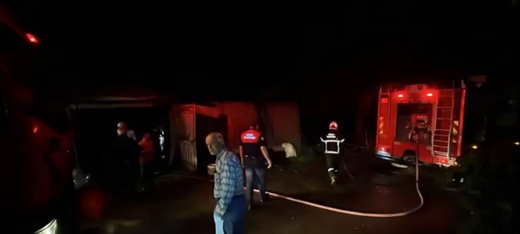 Kumru’da ahır yangını: 1 buzağı telef oldu