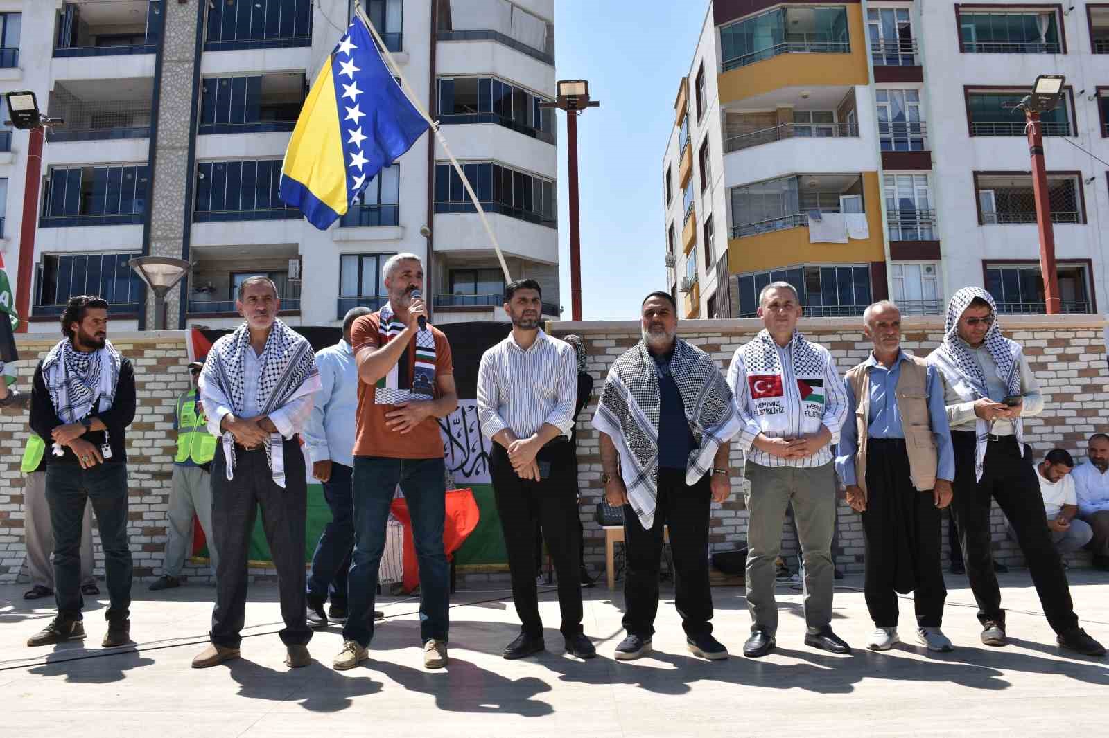 Siverek’te Filistin konvoyuna vatandaşlardan yoğun ilgi