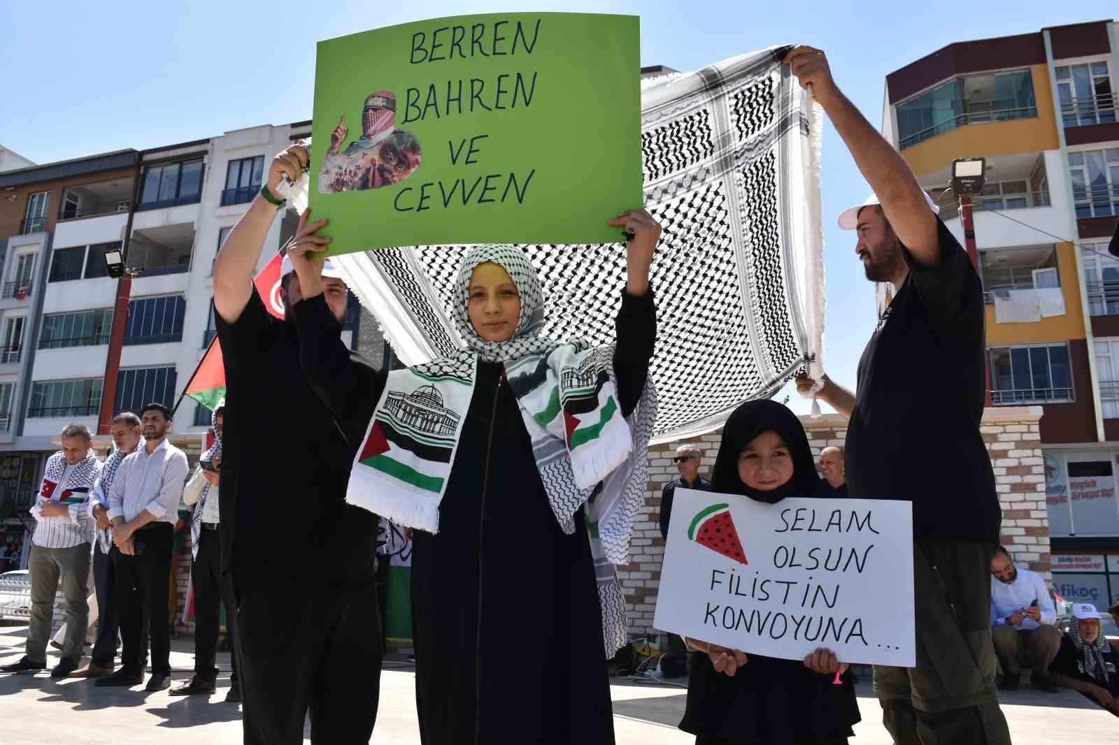 Siverek’te Filistin konvoyuna vatandaşlardan yoğun ilgi