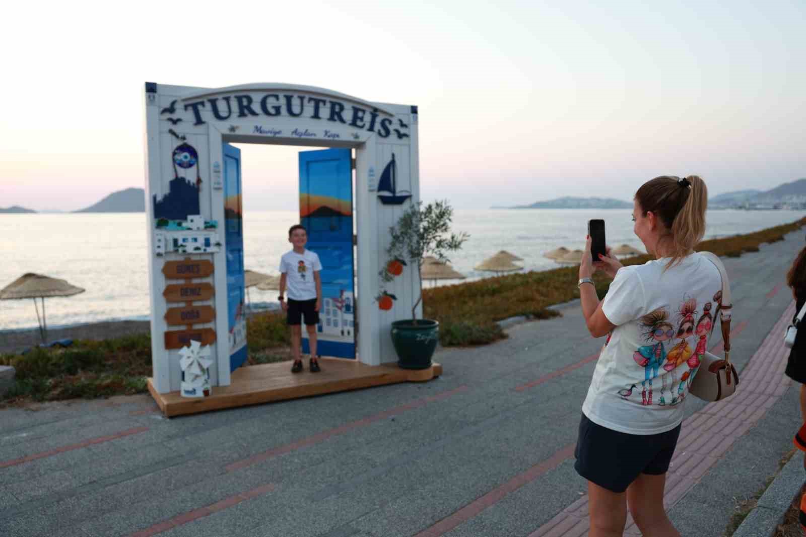 Turgutreis sahilinde "Maviye Açılan Kapı" dönemi