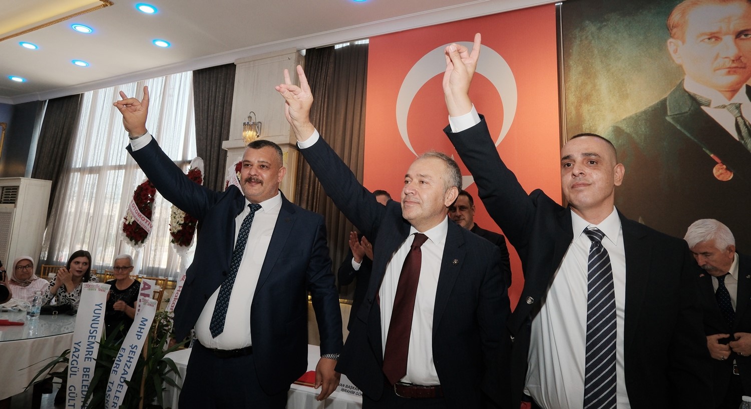 MHP Yunusemre’de yeni başkan Ali Özkan oldu