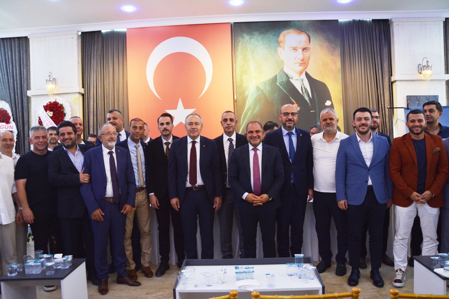 MHP Yunusemre’de yeni başkan Ali Özkan oldu
