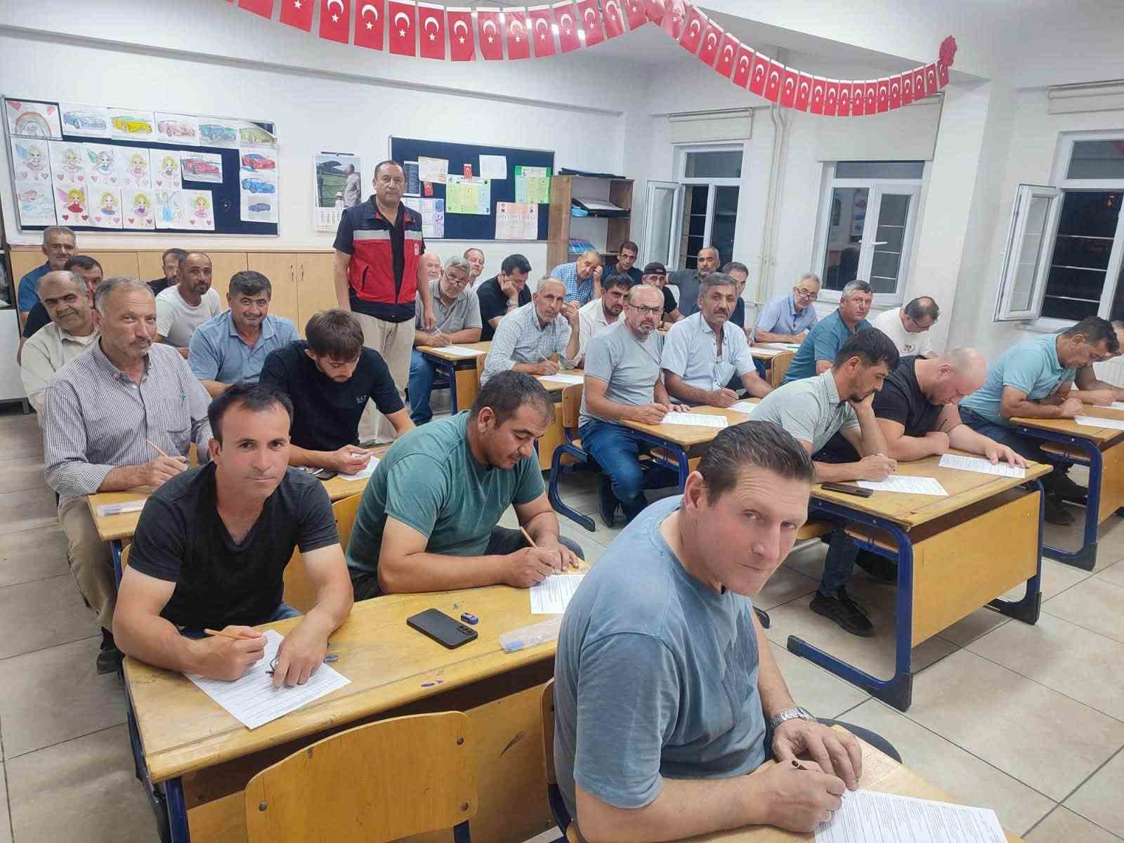 Simav’da tohum hazırlama makineleri kursu tamamlandı