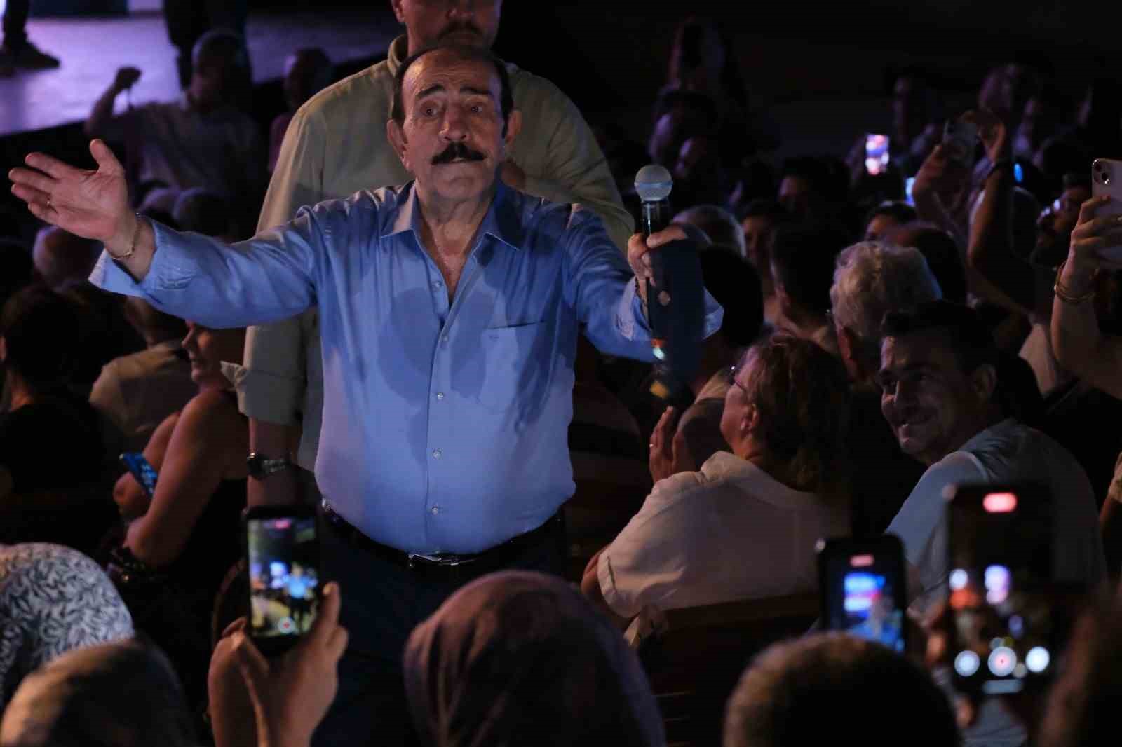 Mustafa Keser’den müzik ve kahkaha dolu gece