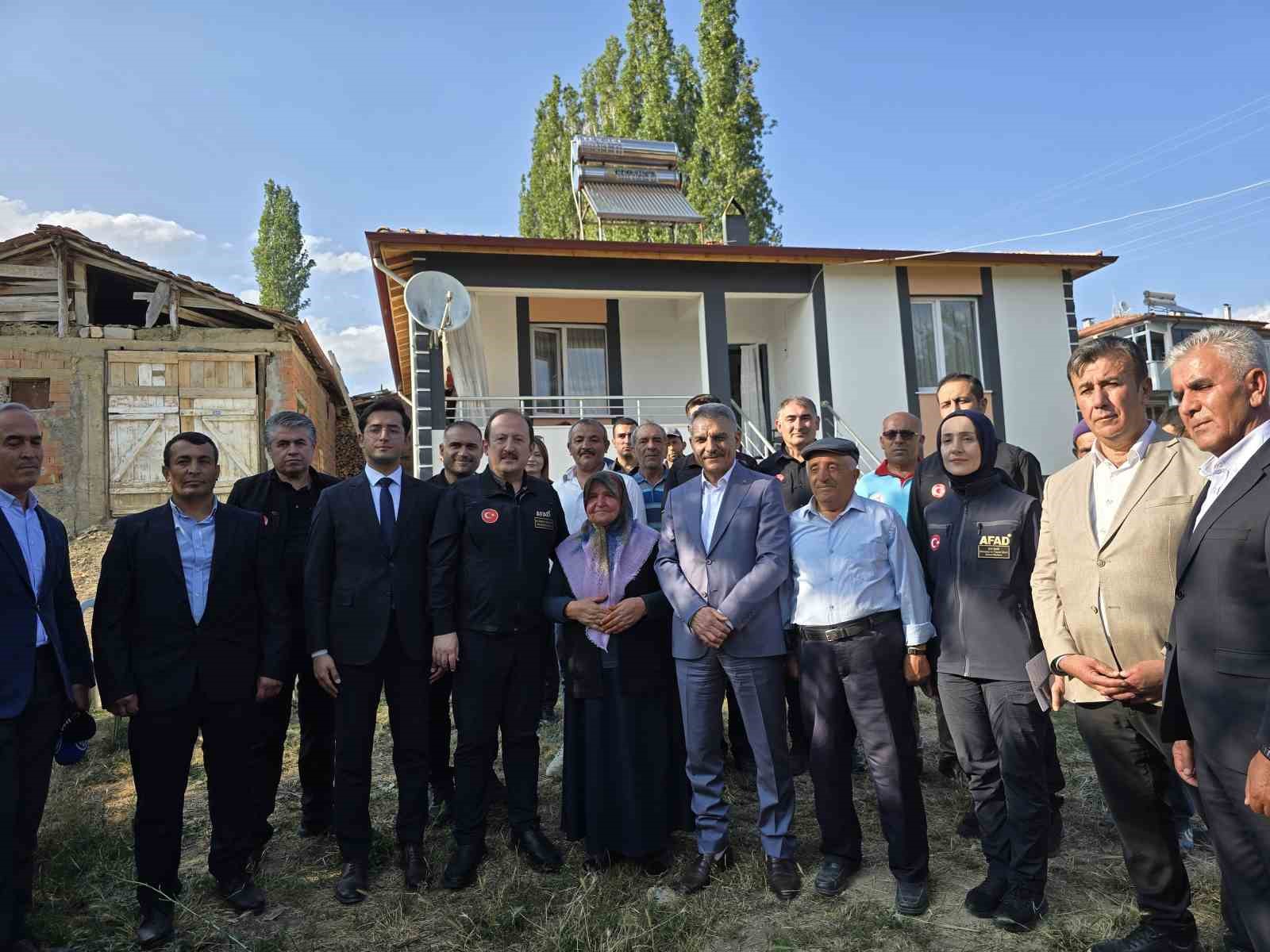Yozgat’ta depremzedeler biten deprem konutlarına yerleşmeye başladı