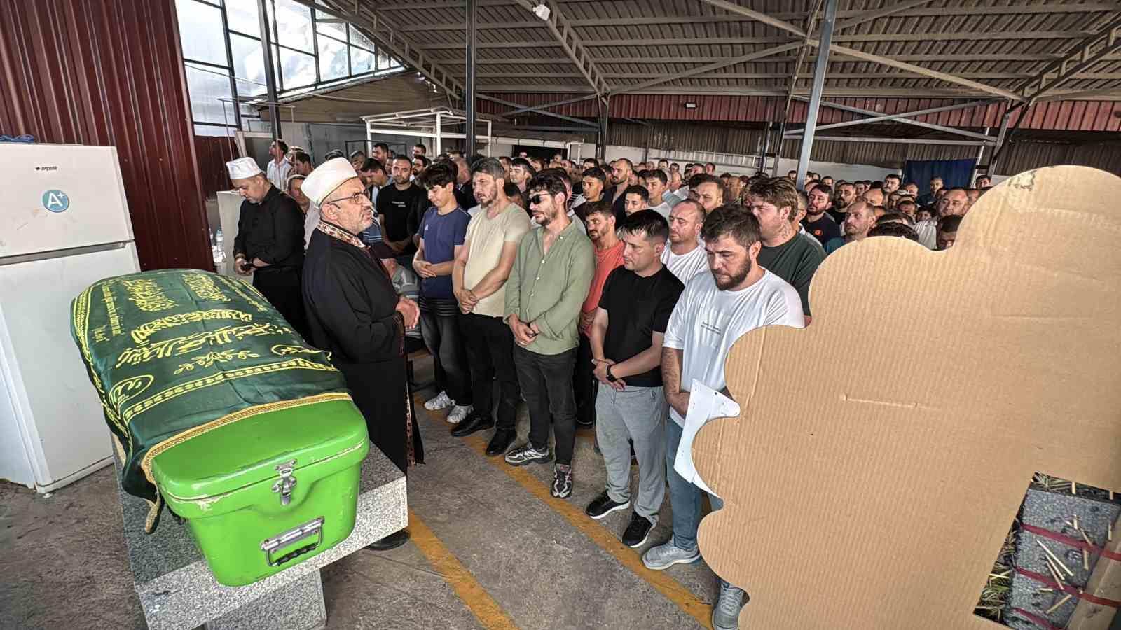 Elektrik akımına kapılarak hayatını kaybeden genç toprağa verildi