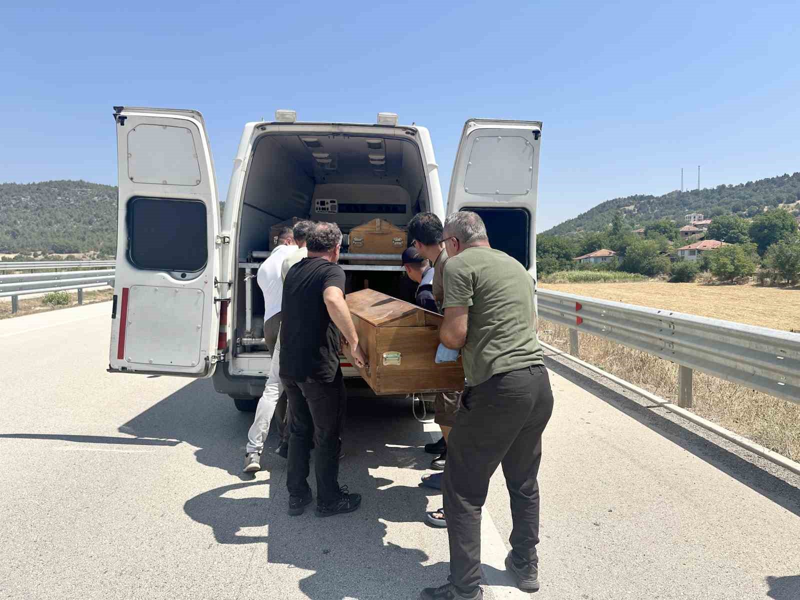 Otomobilin çarptığı bisikletli ağacın altında ölü bulundu, kaçan sürücü kısa sürede yakalandı