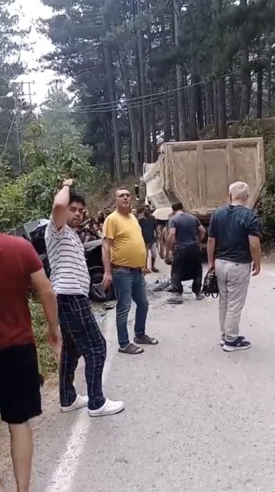 Erzin-Zorkun yayla yolunda feci kaza: 9 yaralı