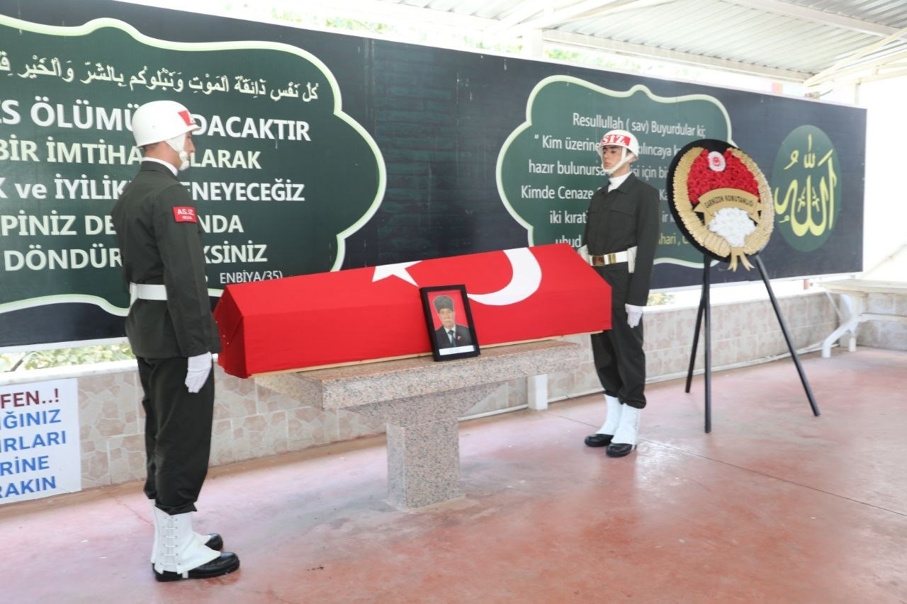 Kıbrıs Gazisi, resmi törenle son yolculuğuna uğurlandı