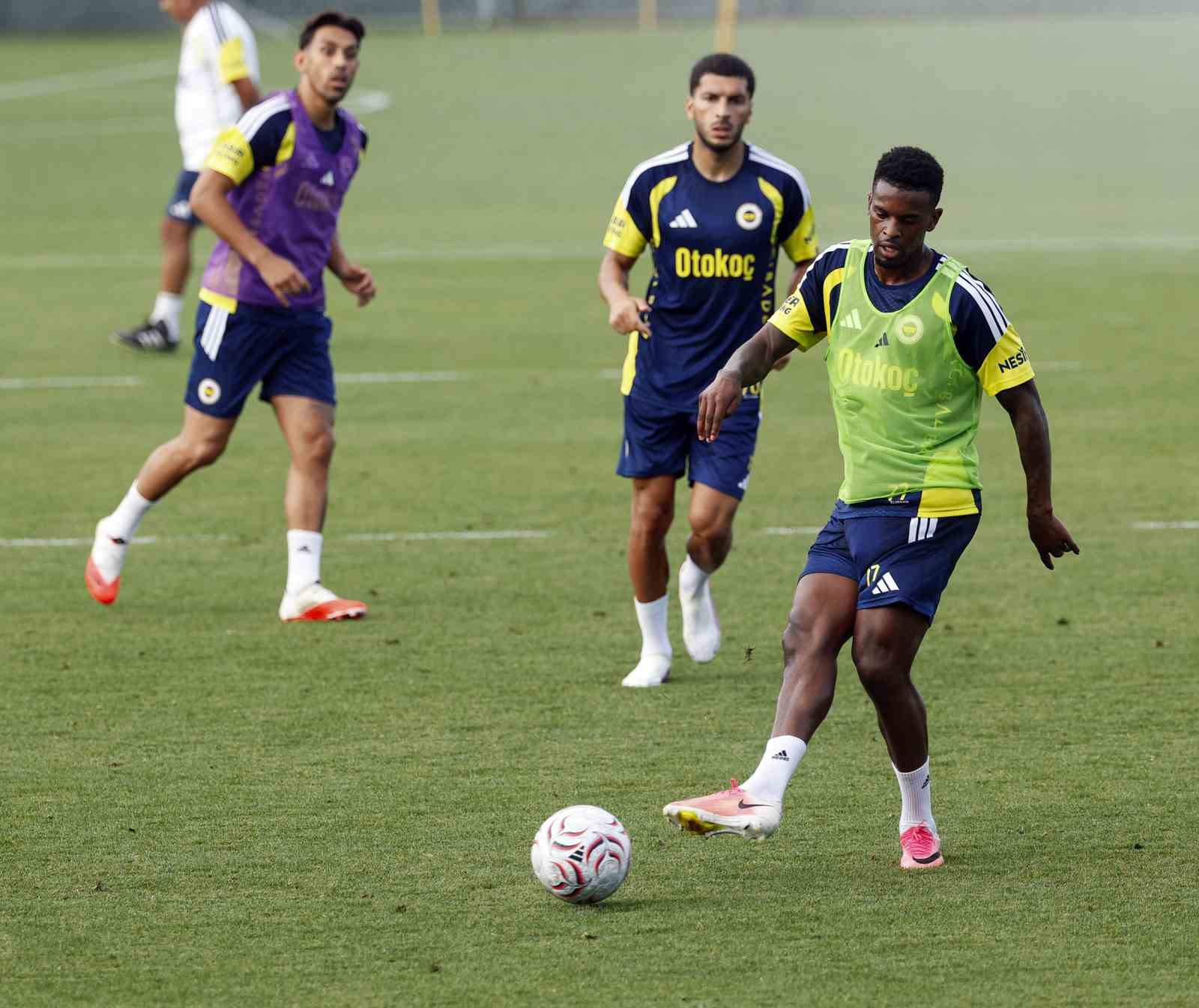 Fenerbahçe, Sturm Graz maçı hazırlıklarını sürdürdü