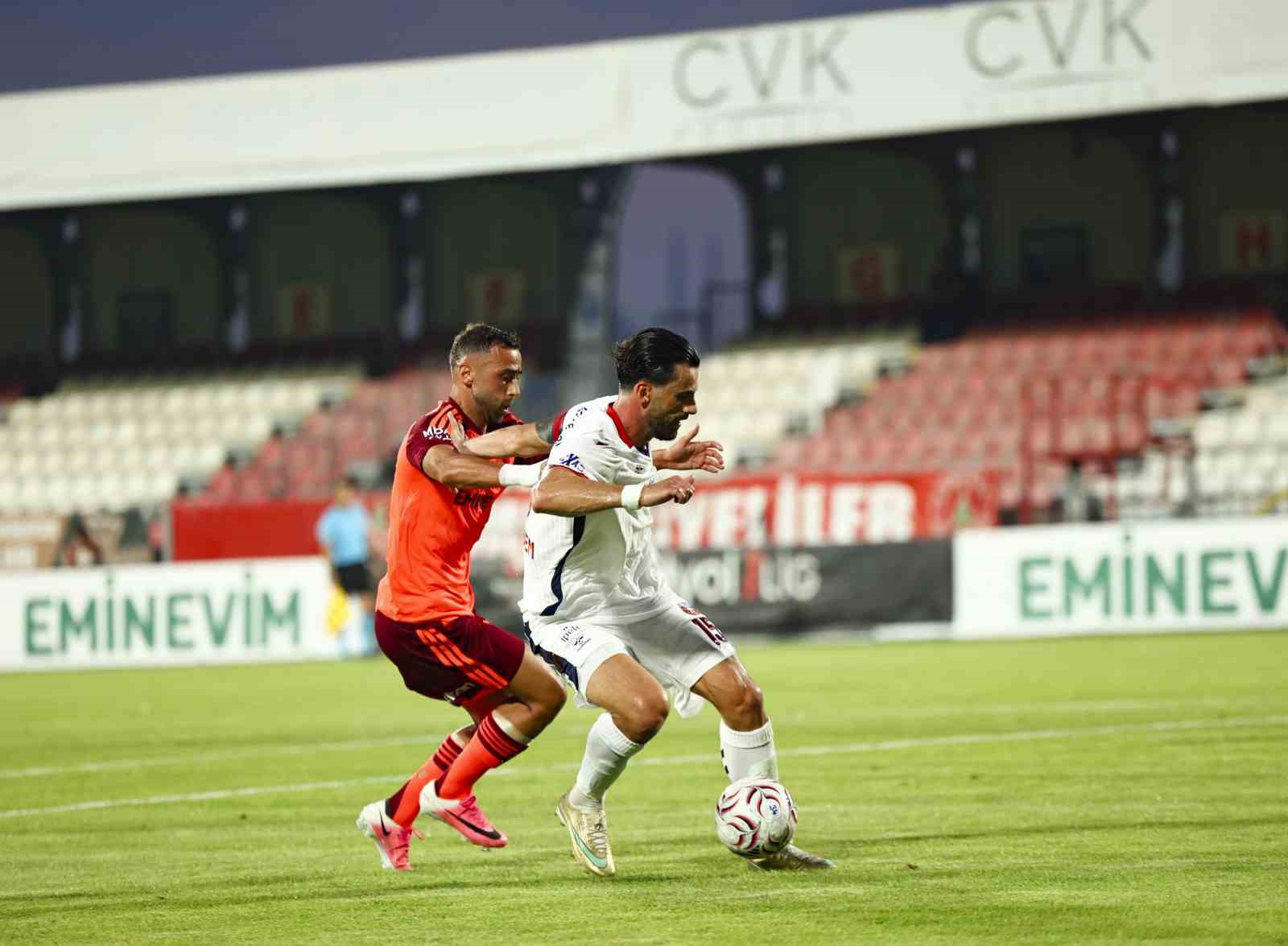 Trendyol 1. Lig: Ümraniyespor: 0 - Mardin 1969 Spor: 0