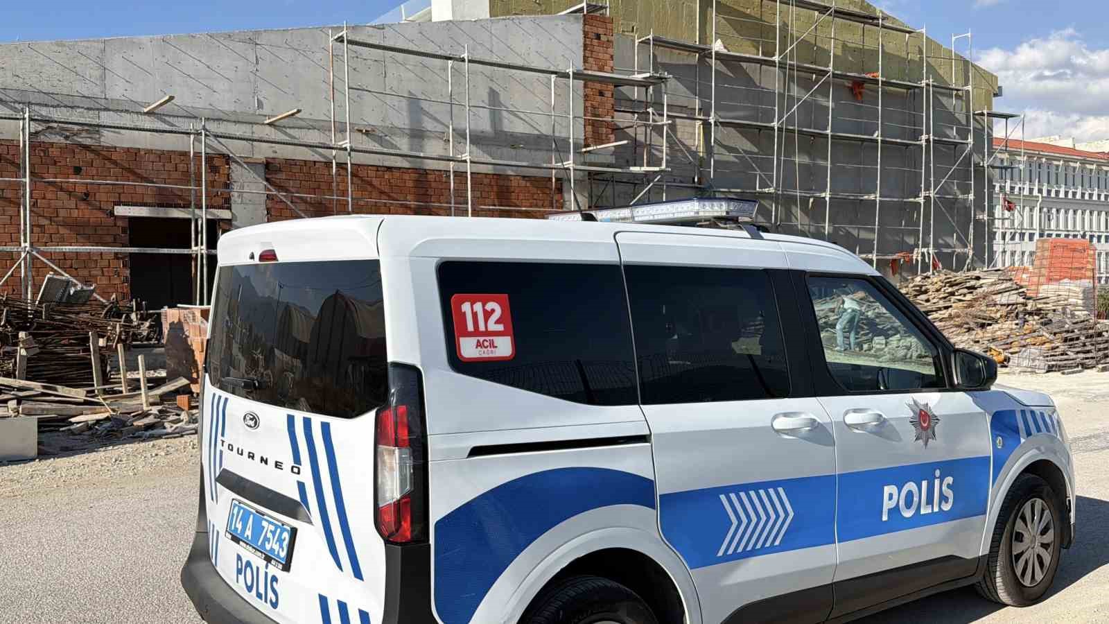 Bolu’da inşatta iskeleden düşen işçi yaralandı