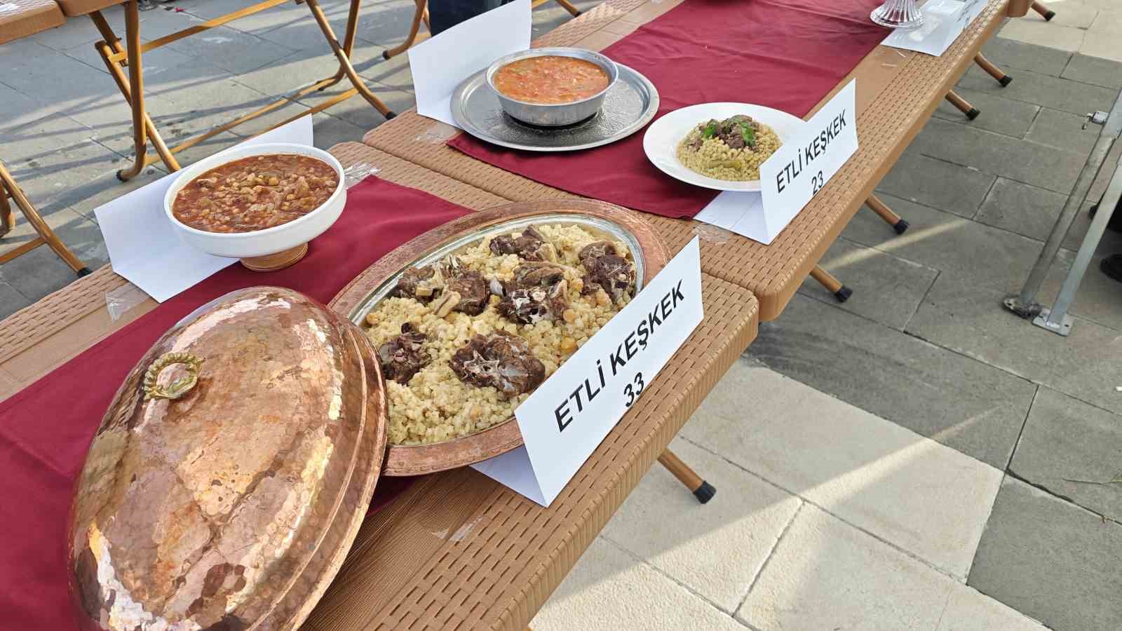 Bitlis’in birbirinden nefis 42 yemeği yarıştı