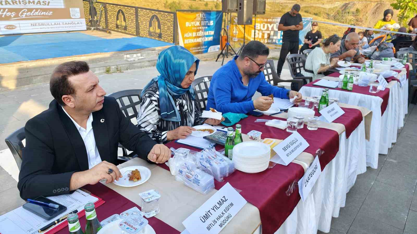 Bitlis’in birbirinden nefis 42 yemeği yarıştı
