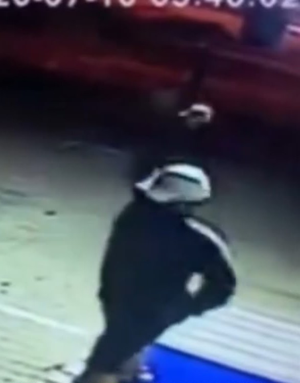 Otomobilin camını taşla kırıp kaçmıştı, yakalandı