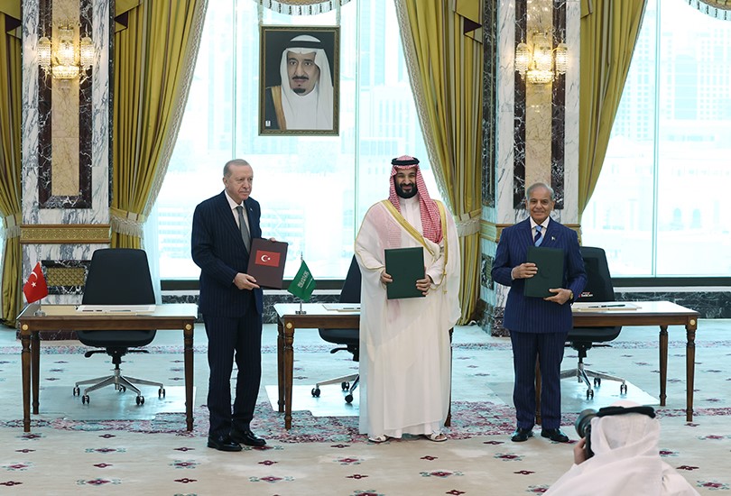 Türkiye, Suudi Arabistan ve Pakistan arasındaki tarihi savunma anlaşması dünya basınında