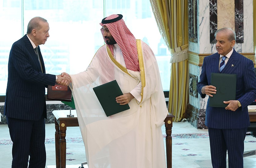 Türkiye, Suudi Arabistan ve Pakistan arasındaki tarihi savunma anlaşması dünya basınında
