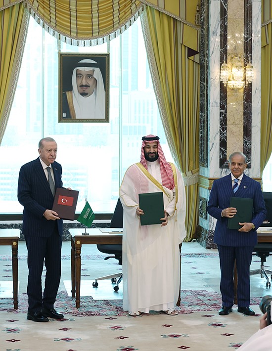 Türkiye, Suudi Arabistan ve Pakistan arasındaki tarihi savunma anlaşması dünya basınında