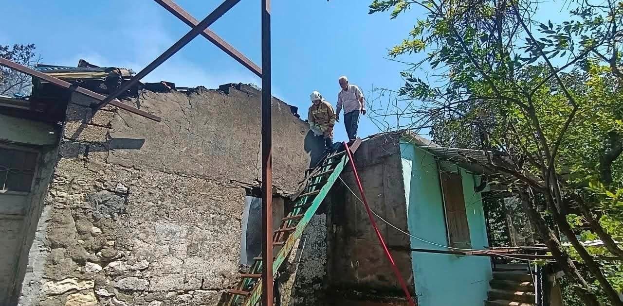 Yayladağı’nda müstakil ev yandı