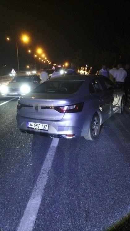 İki otomobilin çarpıştığı kazada 3 kişi yaralandı