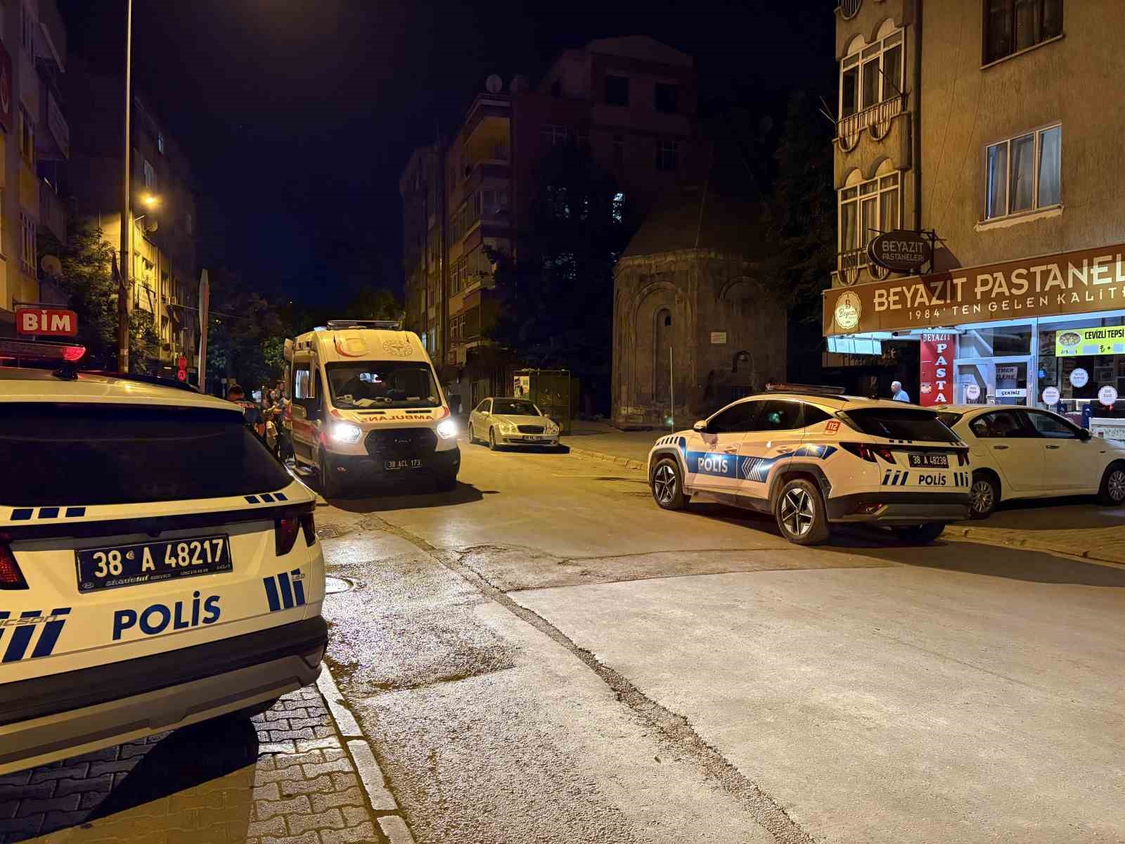 Önce biber gazı sıktılar sonra bıçakladılar: 1 ölü, 1 yaralı