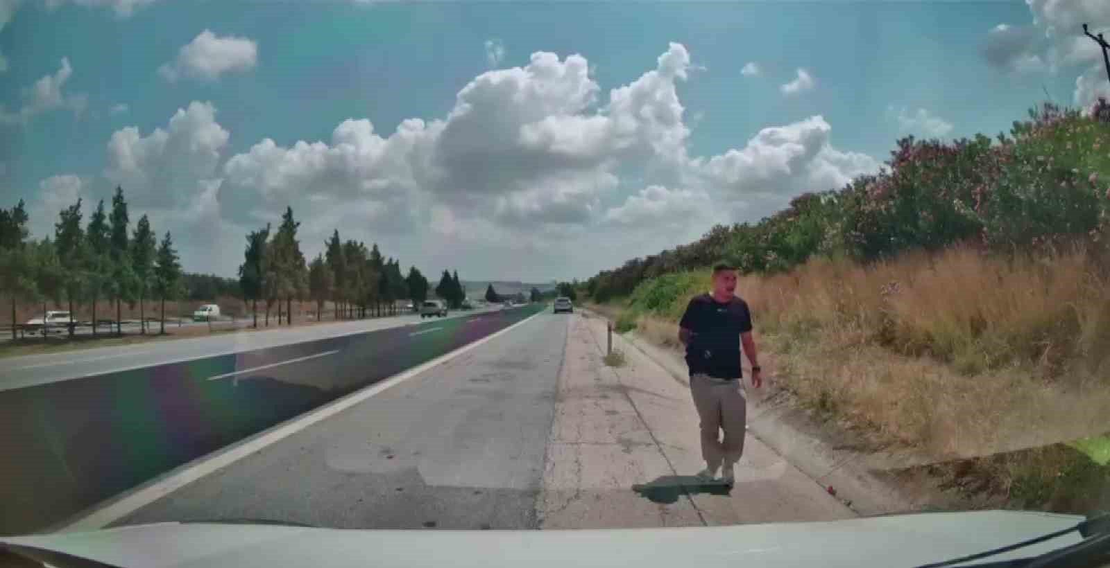 Hırsız aracı soydu, kuzeni kendini memur olarak tanıtıp sürücüye "Dikkat edin burada hırsız çok" dedi
