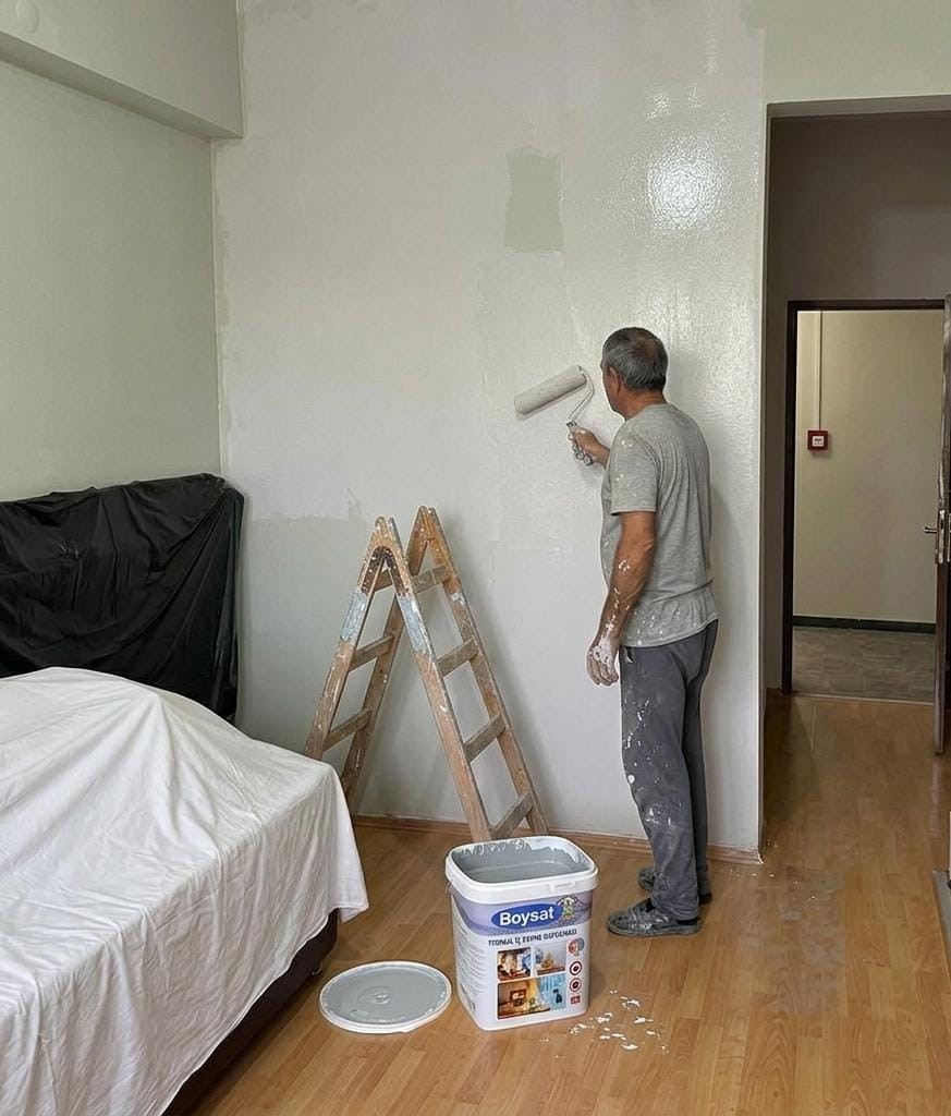 Geliştirdikleri enerji tasarruflu boyalarla eğitime destek oluyorlar