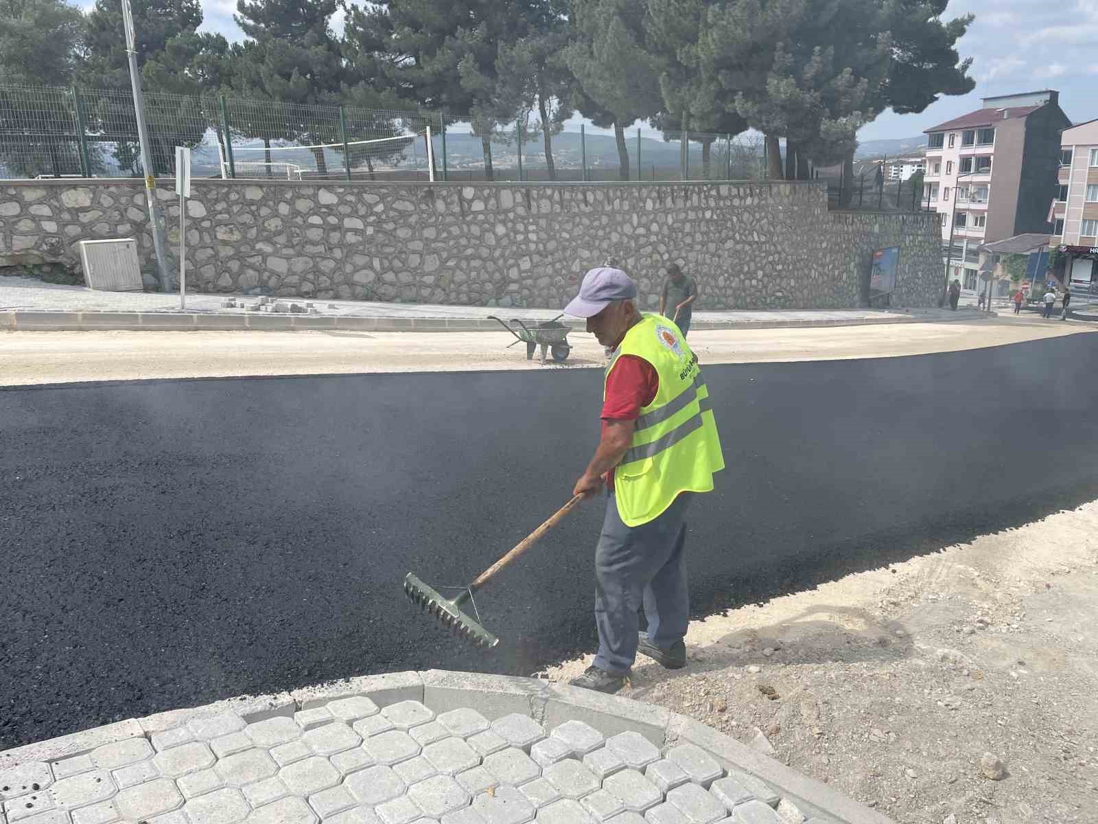 Kavak’ta ilçe merkezinde 1,6 kilometrelik asfalt çalışması