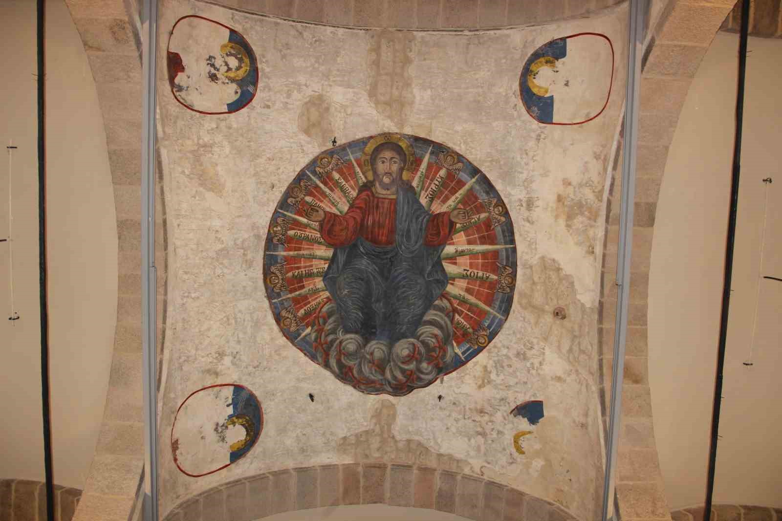 Erzurum’un Ayasofyası’nda restorasyonda Hazreti İsa freski çıktı