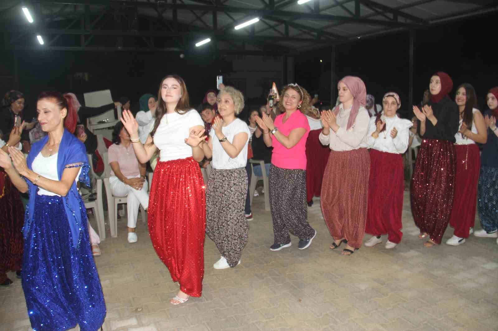Konya’da kadınlar şalvarlarını giydi, doyasıya eğlendi