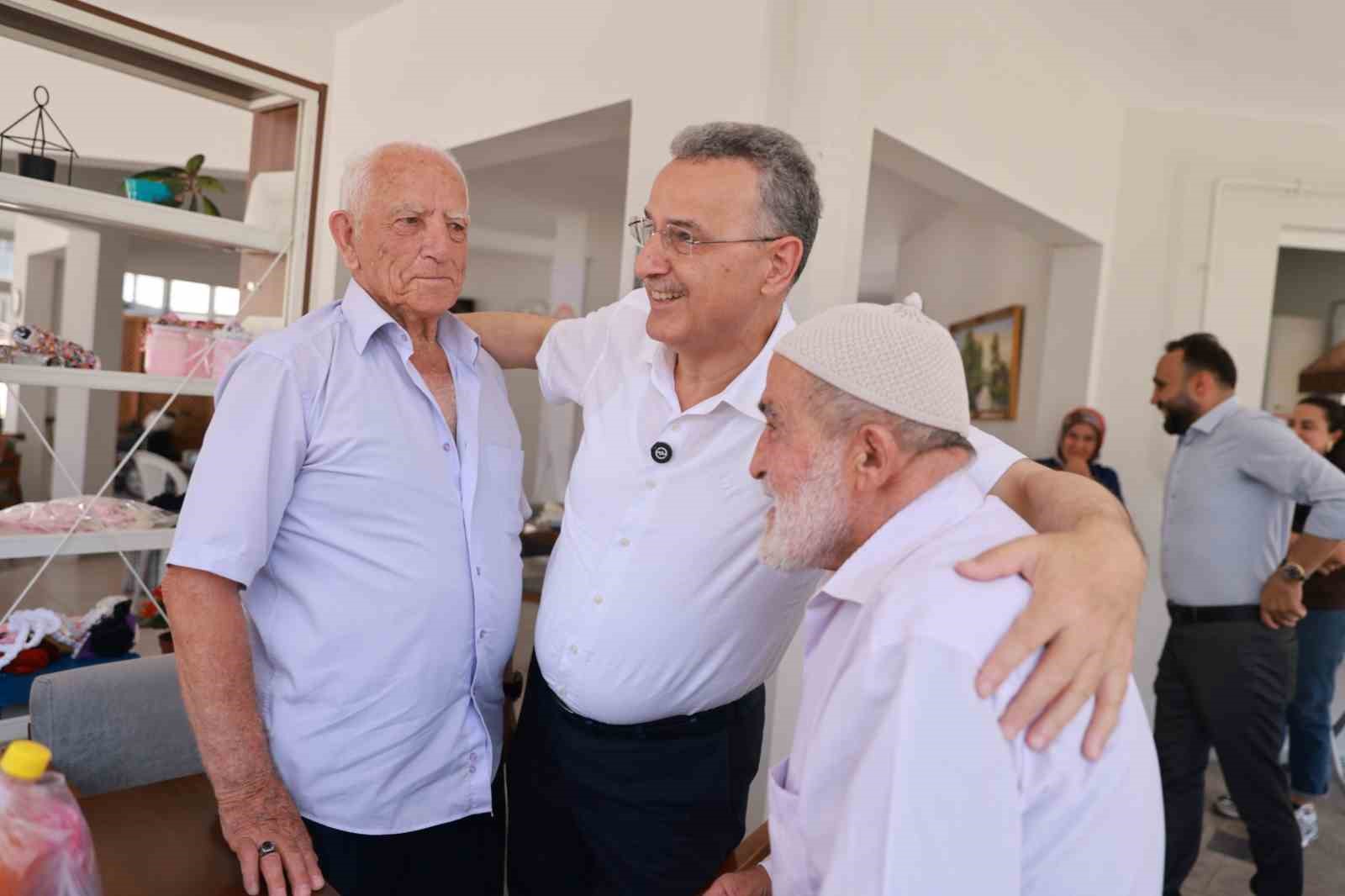 Başkan Kurnaz: "Büyüklerimiz göz bebeğimizdir"