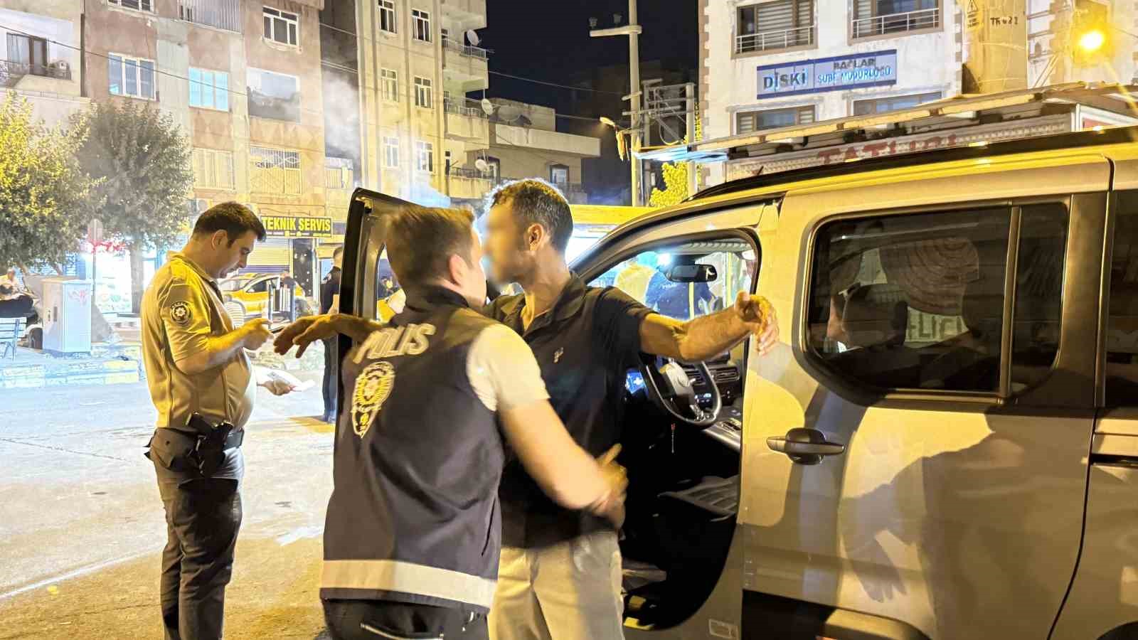 Diyarbakır’da dört mahallede özel harekat polisi destekli "şok" uygulama
