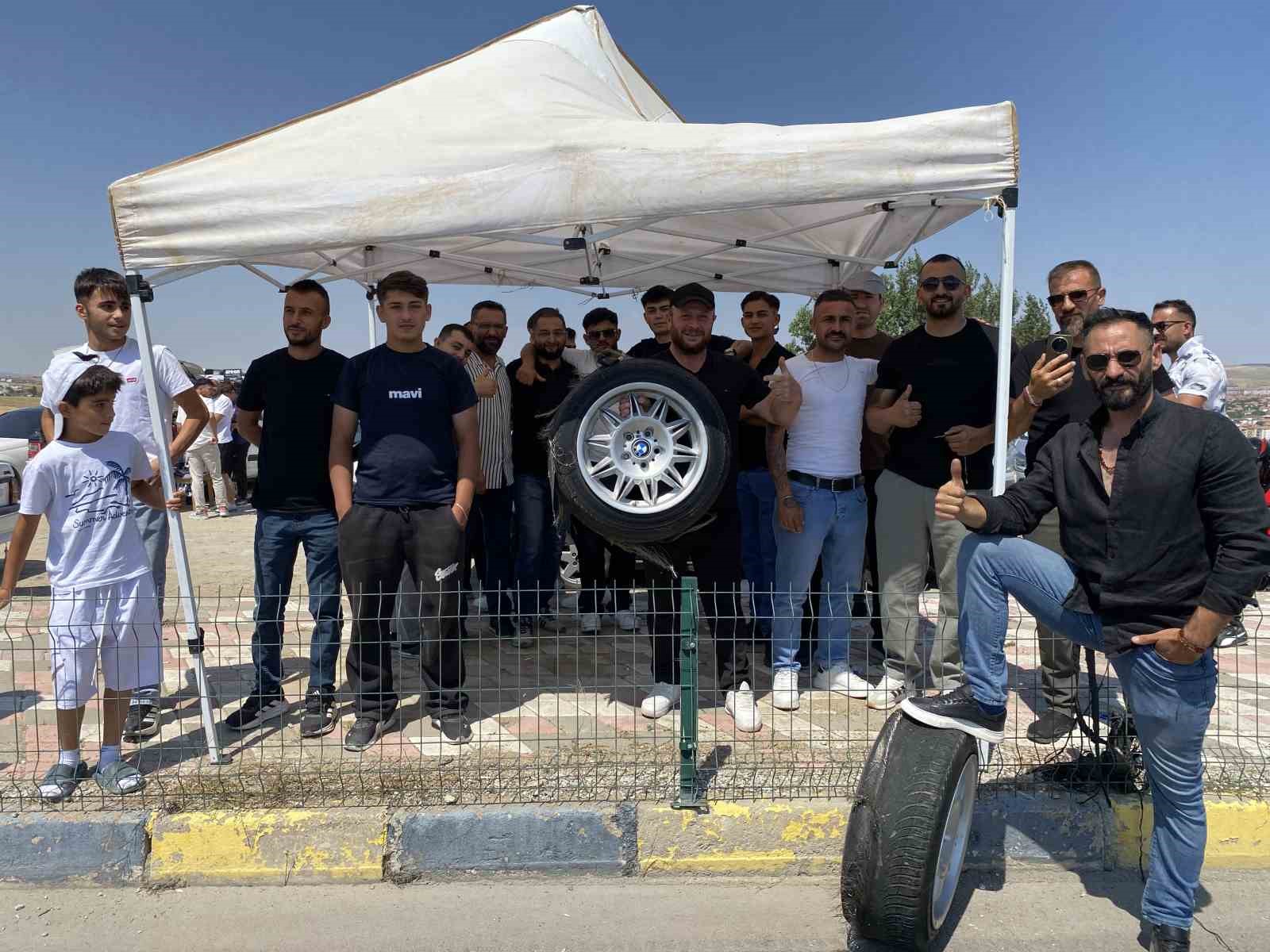 Sorgun Modifiye Araç Fuarı film setlerini aratmadı