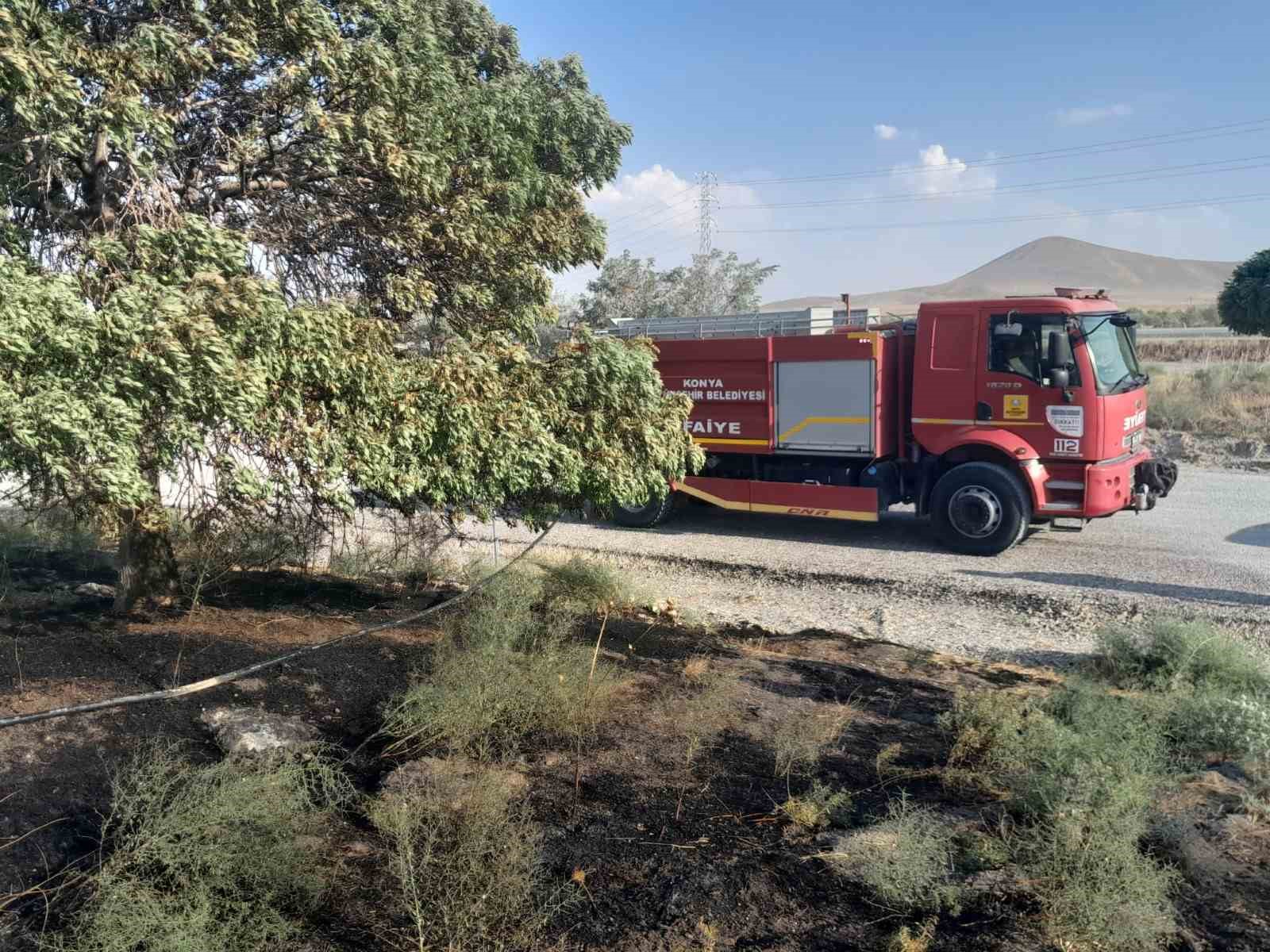 Karapınar’da ot yangını paniğe neden oldu
