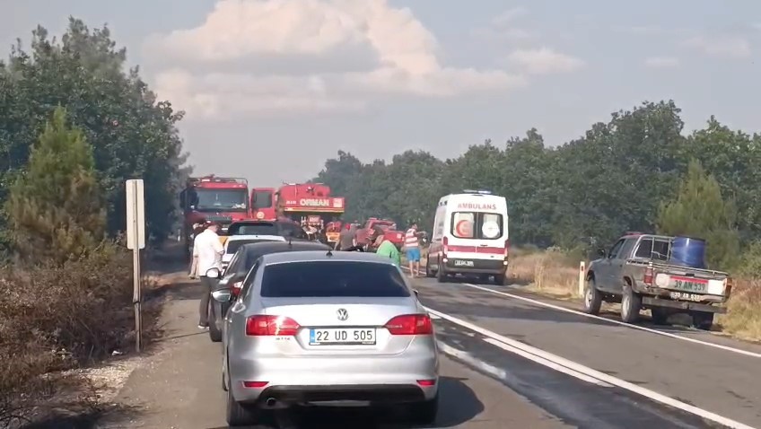 Edirne’de anız yangını ormana sıçradı: 4 helikopter ve 10 arazöz seferber oldu