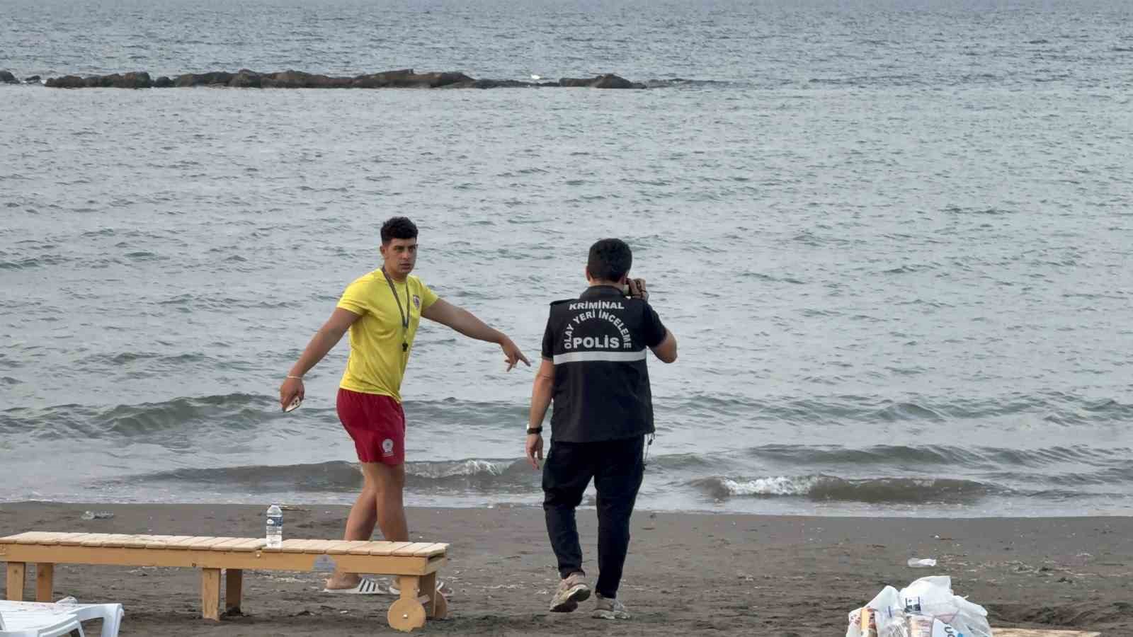 Yeğenini kurtarmak için denize giren şahıs hayatını kaybetti