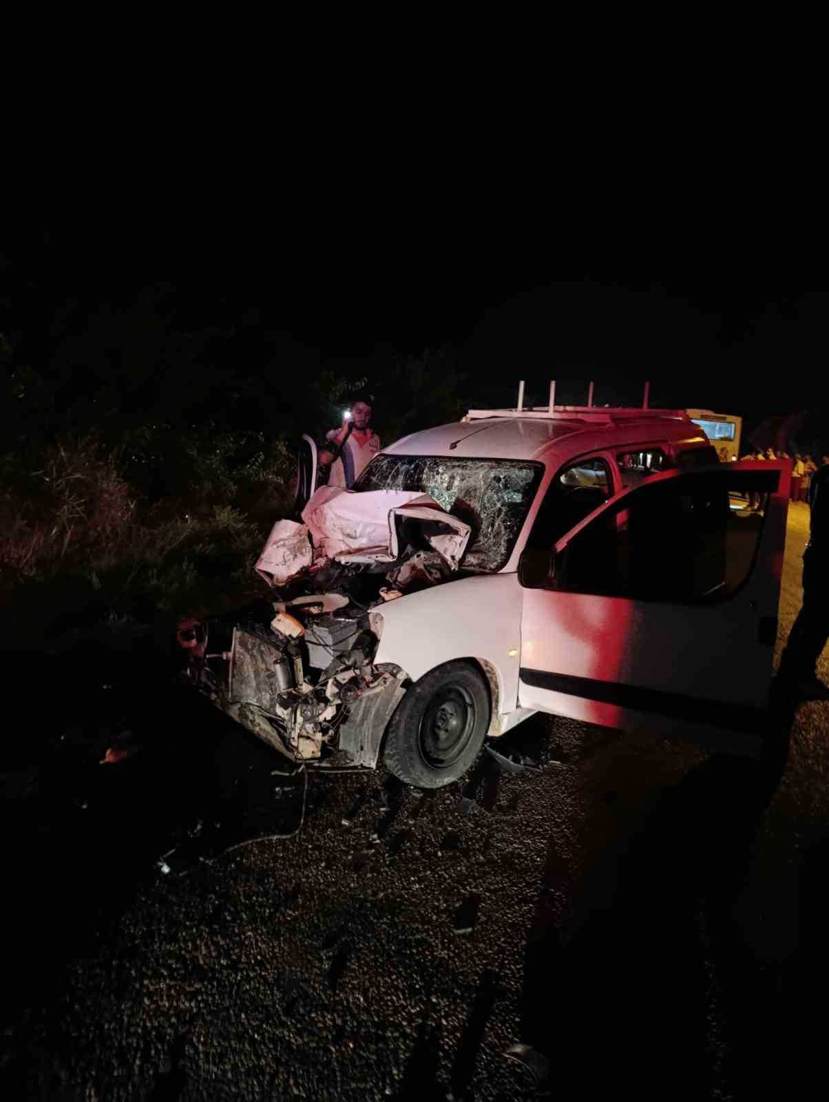 Kozan’da zincirleme trafik kazası: 2 yaralı