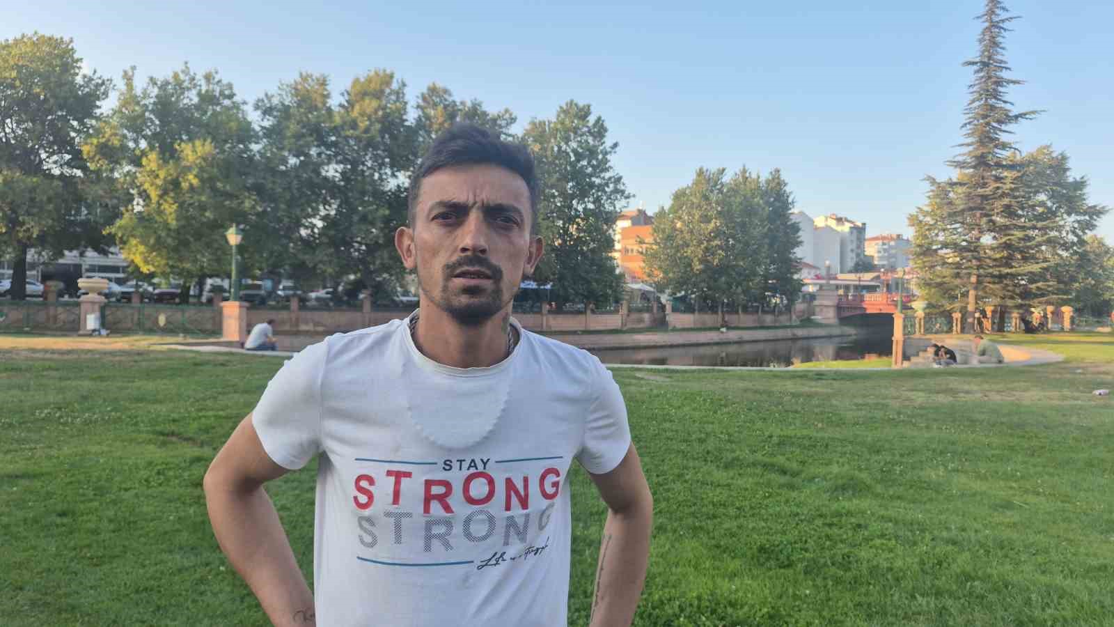 Porsuk Çayı kenarındaki adamı "Sizlere gelsin" diyerek suya itti