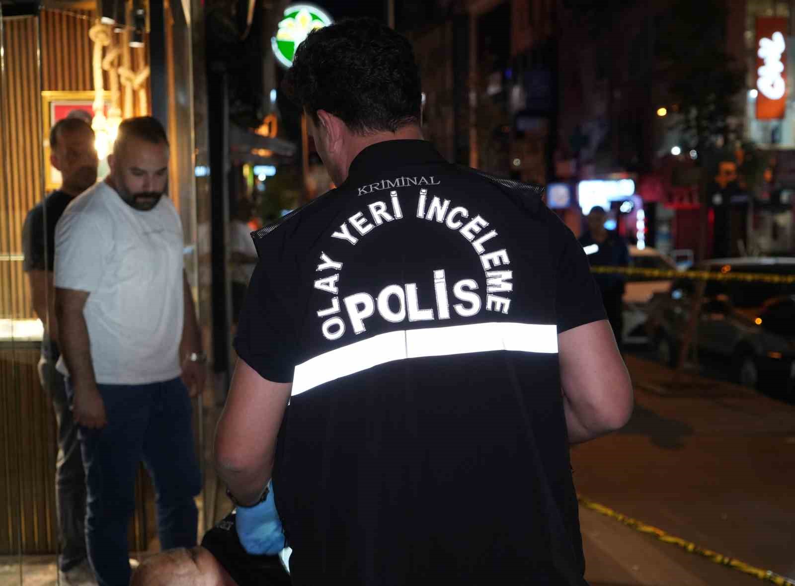 Tartıştığı husumetlisini tabancayla vurdu