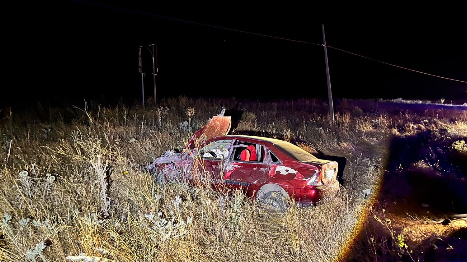Kontrolden çıkan otomobil yol kenarına savruldu: 2’si ağır, 3 yaralı