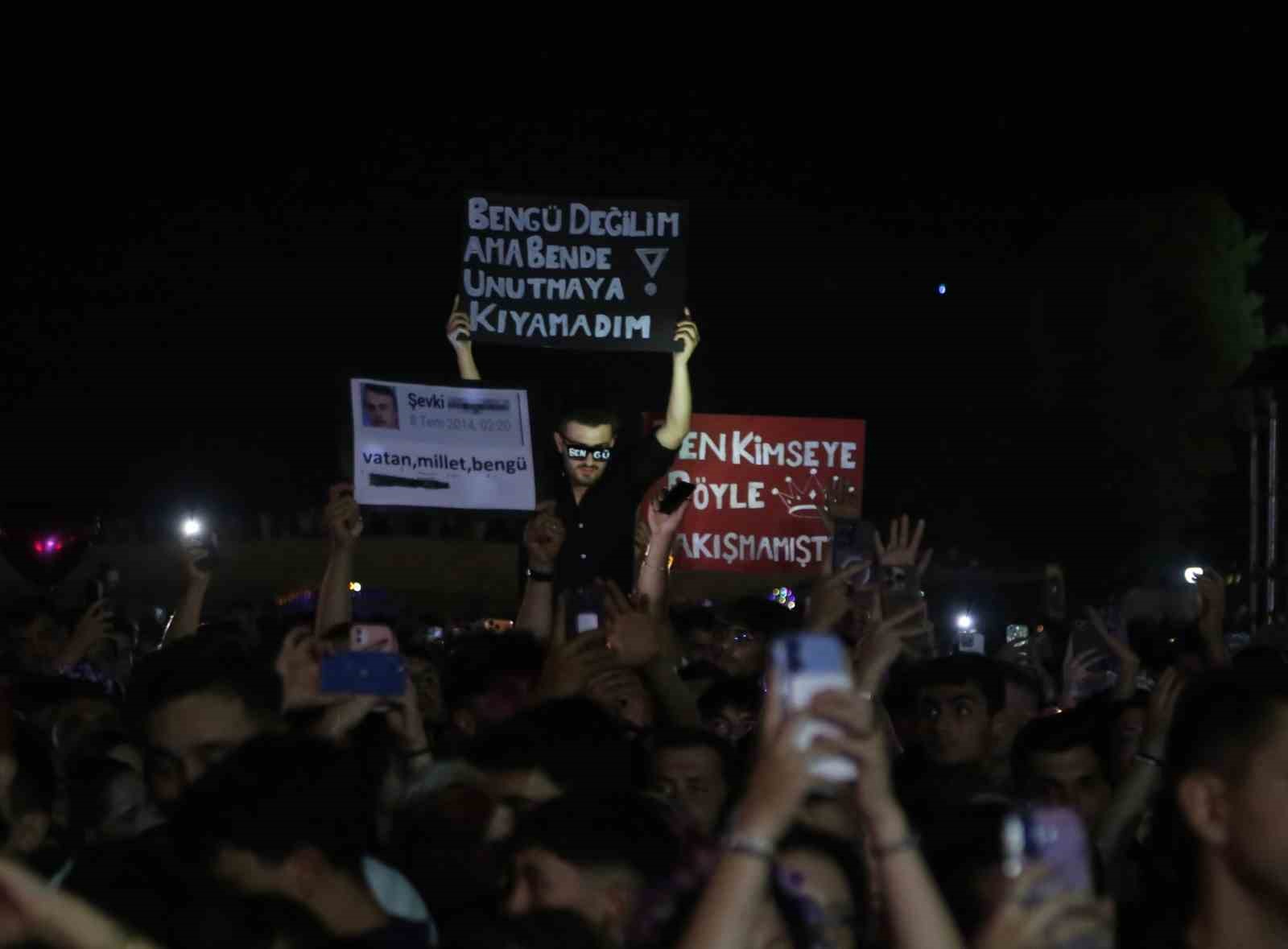 Edis ve Bengü, 6 gün süren festivalin final konserinde 40 bin kişiye unutulmaz bir gece yaşattı