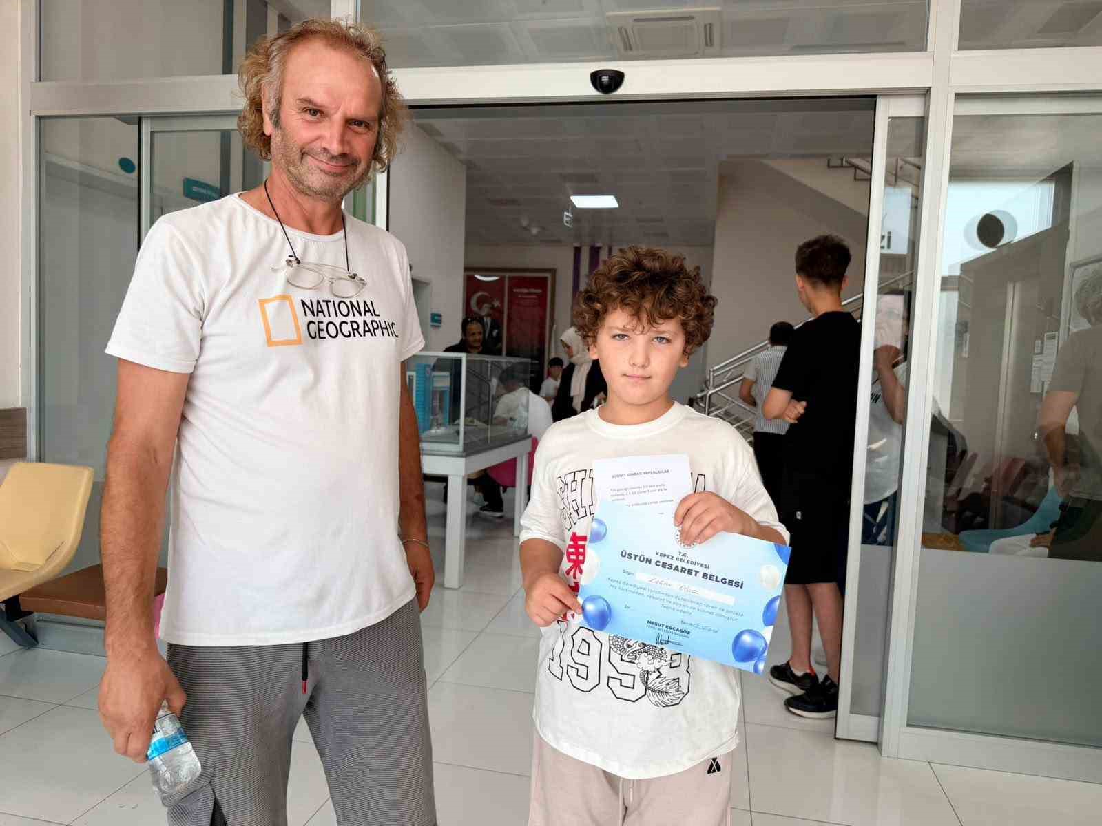 Kepez’de sünnet olan çocuklara ’Üstün Cesaret Belgesi’