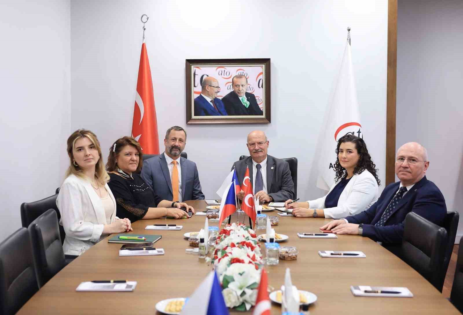 Çekya Büyükelçisi Stepanek, ATO Başkanı Baran’ı ziyaret etti