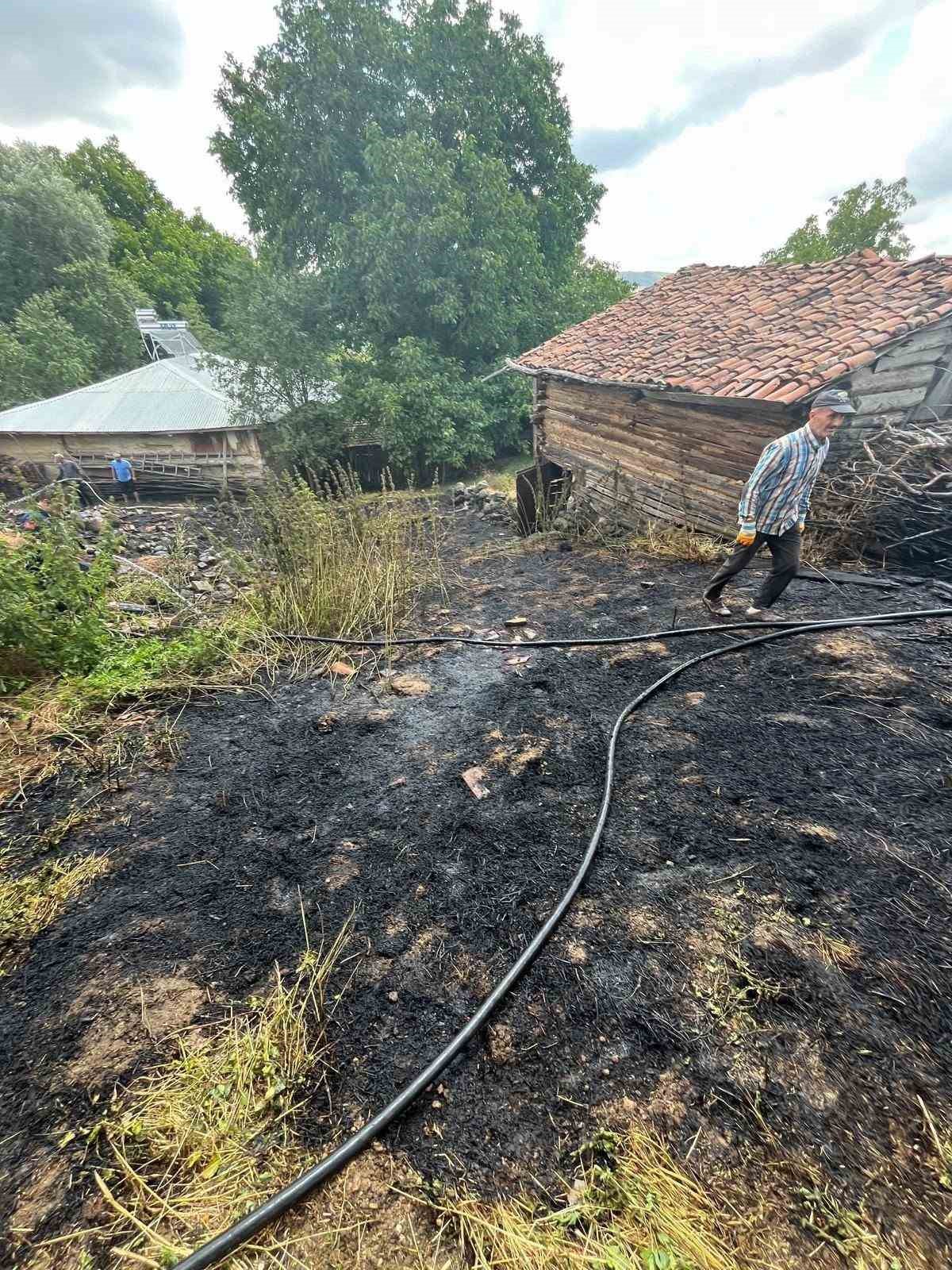 Bolu’da 2 köy ve 1 mahallede ot yangını