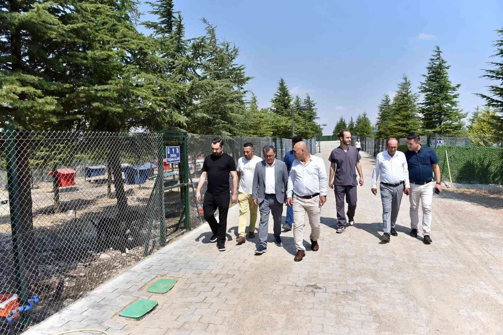 Başkan Hakan Şehirli Hayvan Bakımevi’ni ziyaret etti